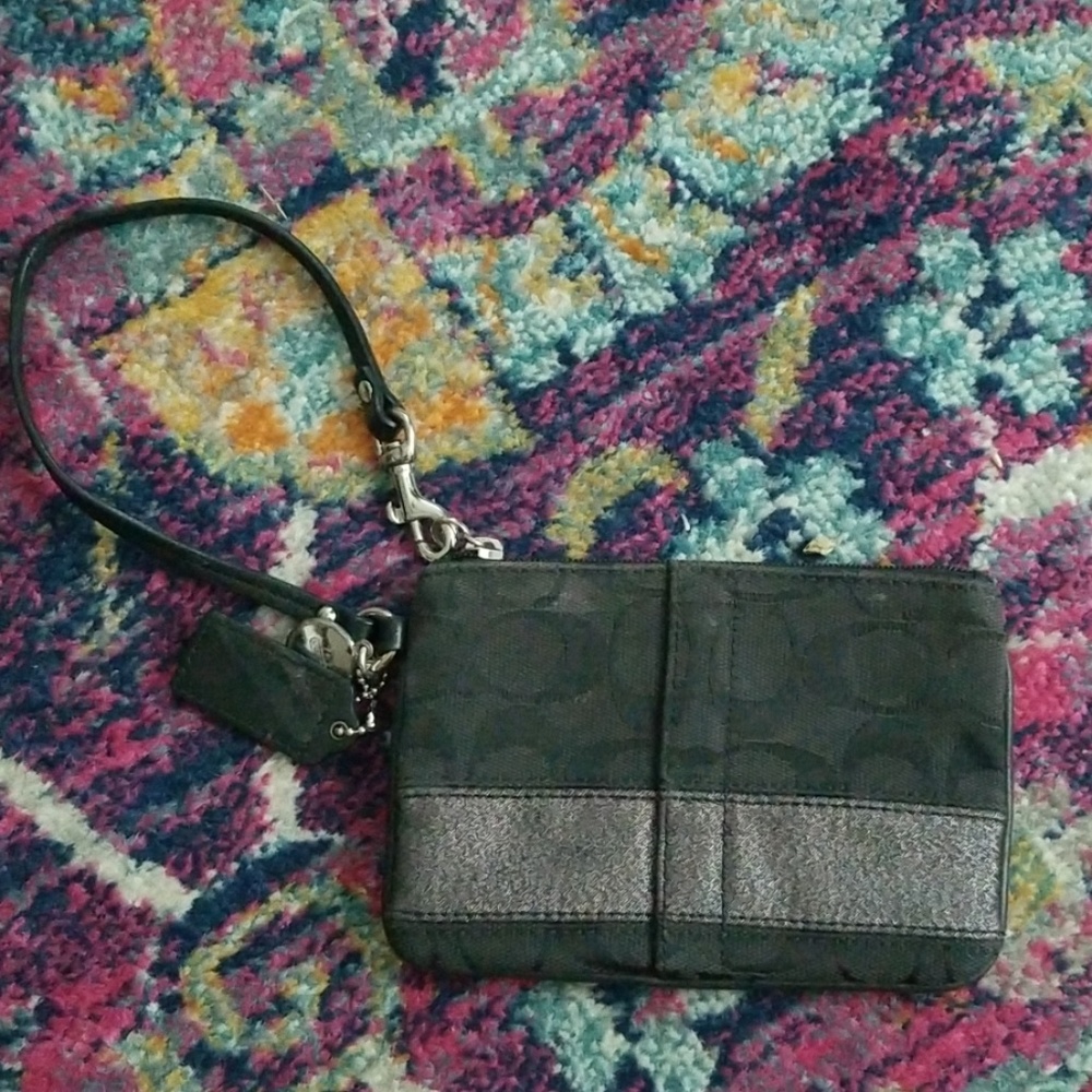Coach Wristlet - Picture 3 of 4